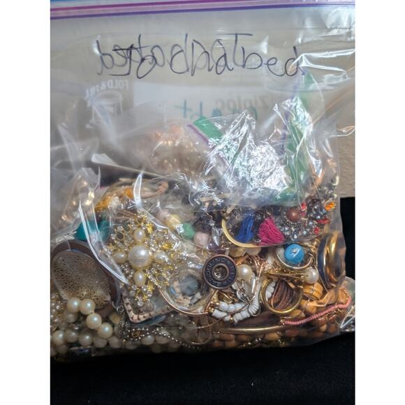 Jewelry Lot Jochabed Repurpose Bag 4 Plus Lbs Beads/Craft/Repurpose Pieces - Picture 2 of 8